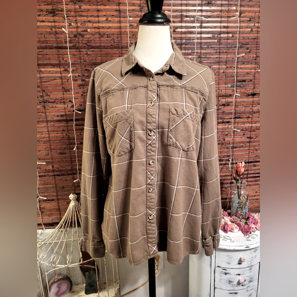Shyanne flannel top.